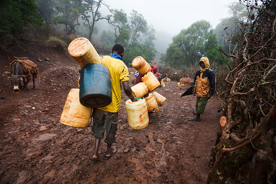  Borana singing wells   Kenia